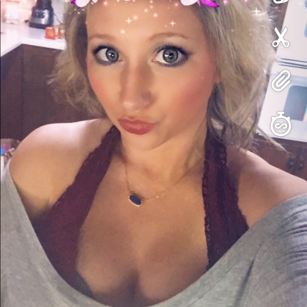 Meet your Posher, Stephanie